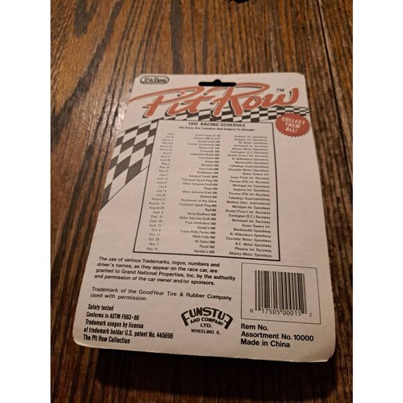 Vintage 1992 NASCAR Pit Row FunStuf 1:64 Morgan Shepherd #15 Motorcraft Race Car - Picture 2 of 2